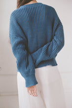Load image into Gallery viewer, perle sweater in indigo