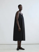 Load image into Gallery viewer, nantes dress in onyx
