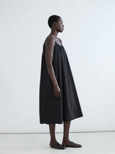 Load image into Gallery viewer, nantes dress in onyx