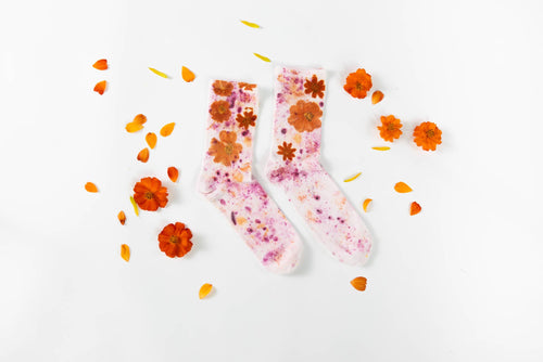 flower power cotton crew socks in pink