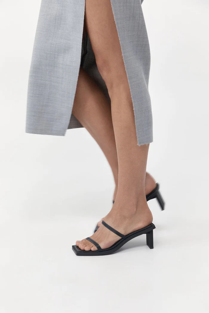fine strap heel in black