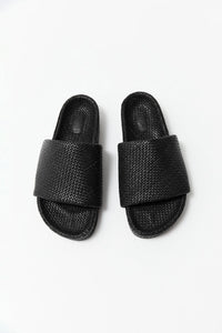 woven everyday flatform slide in black