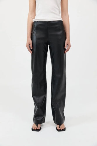 leather pants in black