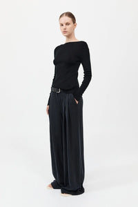 wide leg pleat pants in black