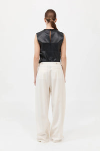 leather top in black