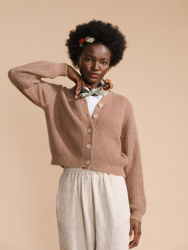 nia shrunken cardigan in camel