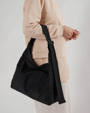 Load image into Gallery viewer, nylon shoulder bag in black