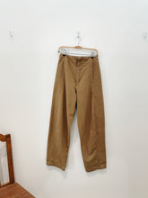 Load image into Gallery viewer, arc pant in stone wash sand