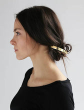Load image into Gallery viewer, the 054 barrette in gold