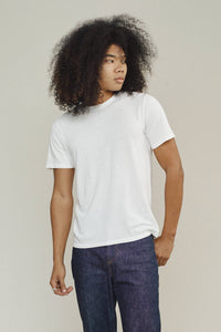 basic tee in washed white