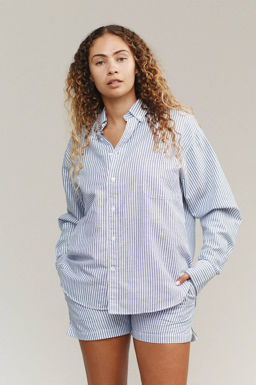 catalina button down shirt in powder blue stripe