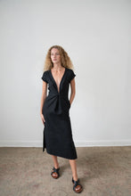 Load image into Gallery viewer, oly dress in black