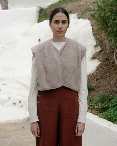 brushed wool capas vest in sahara