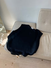Load image into Gallery viewer, silk organza oversized sheath top in black