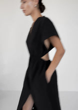 Load image into Gallery viewer, open back tunic dress in black