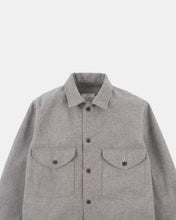 Load image into Gallery viewer, skyline overshirt in oatmeal melton