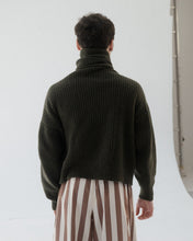 Load image into Gallery viewer, recycled wool mea turtleneck in foret