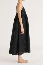 Load image into Gallery viewer, ripple finish strap dress in black