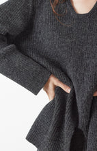 Load image into Gallery viewer, rib panel pullover in charcoal