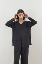 Load image into Gallery viewer, rib panel pullover in charcoal