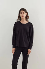 Load image into Gallery viewer, scoop neck thermal in black