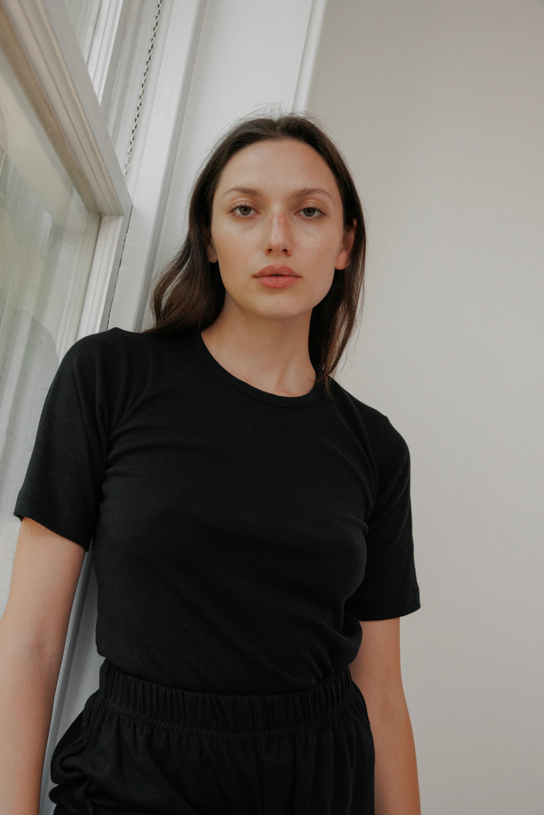 rib tee in black