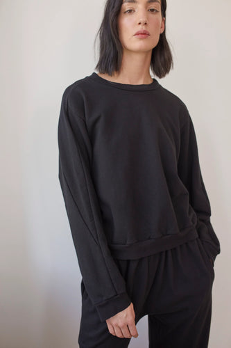 easy summer sweatshirt in black