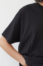 Load image into Gallery viewer, box tee in black