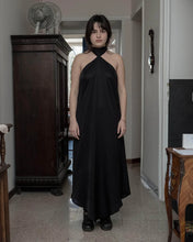 Load image into Gallery viewer, cravat dress in black