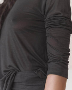 long sleeve tee in black