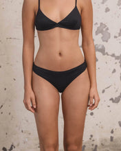 Load image into Gallery viewer, bell swim pants in black