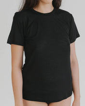 Load image into Gallery viewer, tee shirt in black