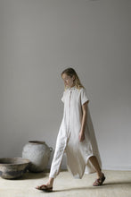 Load image into Gallery viewer, mandu short sleeve dress in dune