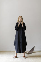 Load image into Gallery viewer, mandu long sleeve dress in black