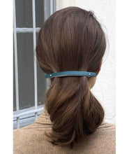 Load image into Gallery viewer, the 021 xl hair clip in earthenware blue