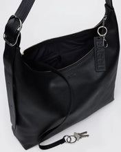 Load image into Gallery viewer, recycled leather shoulder bag in black