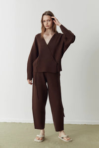 the curved leg pant in cocoa