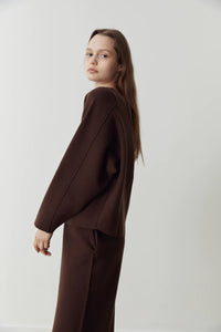 the curved leg pant in cocoa