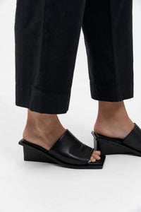 90s wedge heel in black
