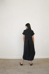 mandu short sleeve dress in black