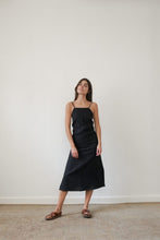 Load image into Gallery viewer, ley dress in black