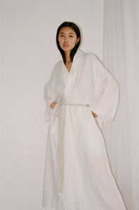 the 02 robe in white