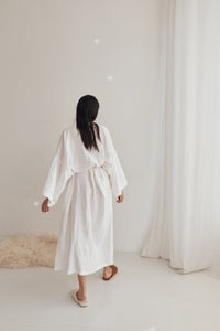 the 02 robe in white