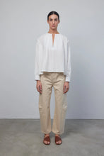 Load image into Gallery viewer, fira top in white poplin