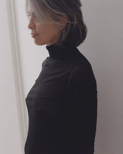 Load image into Gallery viewer, turtle neck in black