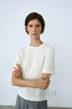 Load image into Gallery viewer, viscose t-shirt in marshmallow
