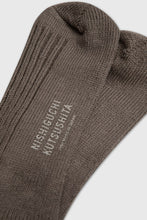 Load image into Gallery viewer, linen ribbed socks in beige
